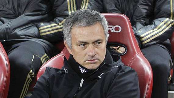 Mourinho manda un sms a Zanetti e compagni per il 22 maggio: "Torneremo..."