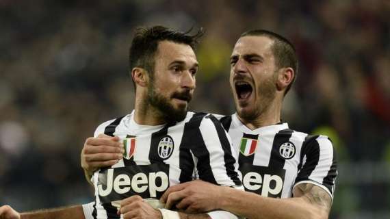 Bonucci adesso saluta Vucinic: "In bocca al lupo"