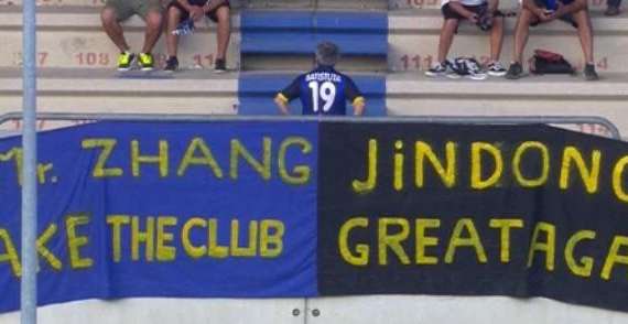 Uno striscione per Zhang: "Make Inter great again"