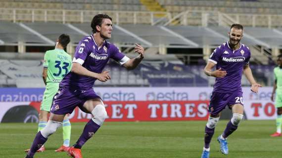 Vlahovic fa volare la Fiorentina al franchi: è 2-0 contro la Lazio, salvezza più vicina per i toscani