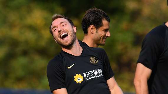 Clima sereno dopo la vittoria sul Bayer Leverkusen in EL, l'Inter: "Allenamento col sorriso oggi a Düsseldorf!"