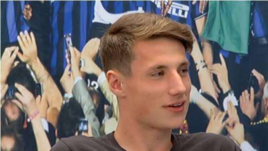 Pinamonti si racconta: "Lacrime al primo gol in A, punto a Euro 2020. Il cucchiaio con la Polonia? Ecco com'è andata"