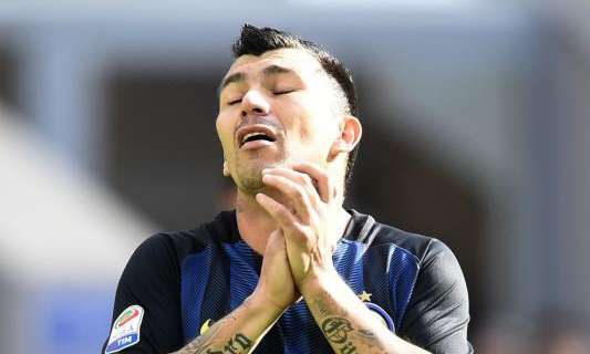 Medel, lesione del menisco laterale: il cileno valutato nei prossimi giorni