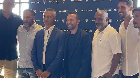 Cagliari, Pisacane accoglie Esposito: "Ha grandi qualità, siamo felici di averlo con noi"