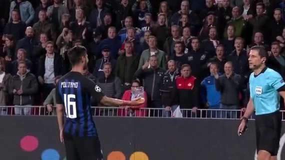 Politano raccoglie la birra, il Psv la paga: 15mila euro di multa dall'Uefa