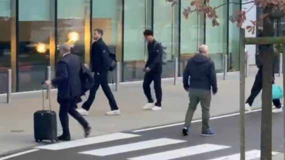 VIDEO - Inizia la missione tedesca: Inter in partenza da Malpensa per Leverkusen senza Dumfries e Acerbi