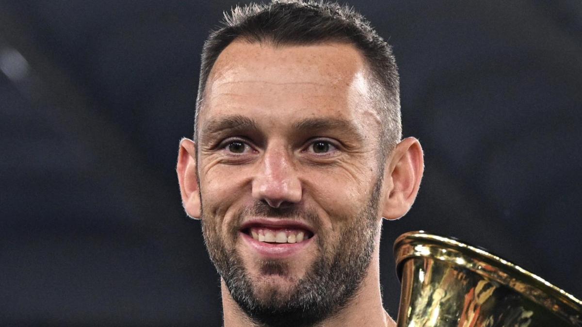GdS - Interisti in scadenza: De Vrij come Mkhitaryan, nuova pretendente per Darmian