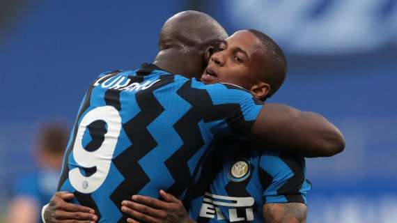 Young, esultanza social in italiano dopo il 2-1 al Sassuolo: "Grande, grande. Forza Inter"