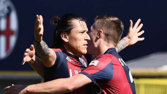 'El Ropero' piega il Napoli: doppietta di Santander, il Bologna vince 3-2 