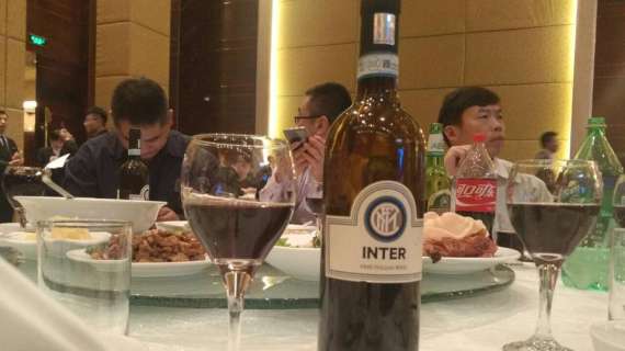 E a Qindgao si brinda con il vino marchiato Inter