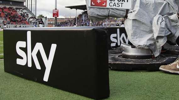 Sky Calcio, cambiano i costi del pacchetto: la nuova offerta. E da luglio a settembre sarà gratis