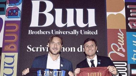 'Buu', Javier Zanetti posa con Francesco Totti nel pre-gara di Inter-Roma