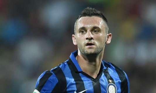 TS - Gli occhi di Chelsea e Arsenal su Brozovic. L'Inter lo valuta almeno 15 milioni, l'agente non commenta