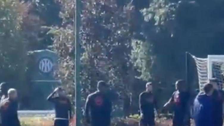 VIDEO - Barella cervello, anima e 'scompiglio' di questa Inter: il sardo bacchetta Lautaro in allenamento