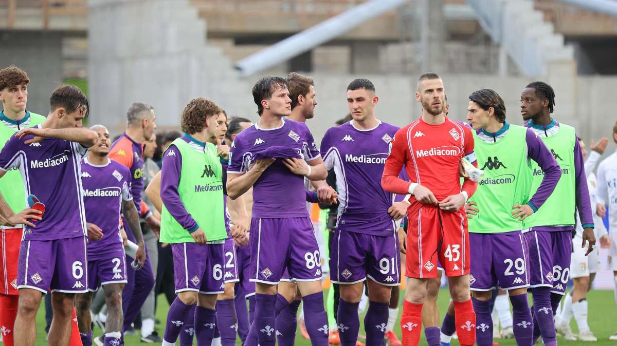 Colpo di coda del Verona a Bologna: gli scaligeri vincono 2-1. Pari e tanta noia a Firenze