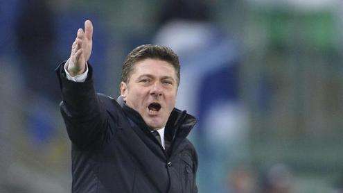 Mazzarri scherza: "Ho fatto due firme, mi arrestano!"
