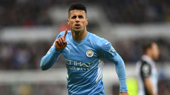 Manchester City, ufficiale il rinnovo di Cancelo: l'ex Inter firma fino al 2027