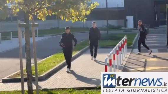 VIDEO - L'arrivo dell'Inter all'aeroporto di Malpensa: inizia la spedizione catalana. Confermati tre forfait