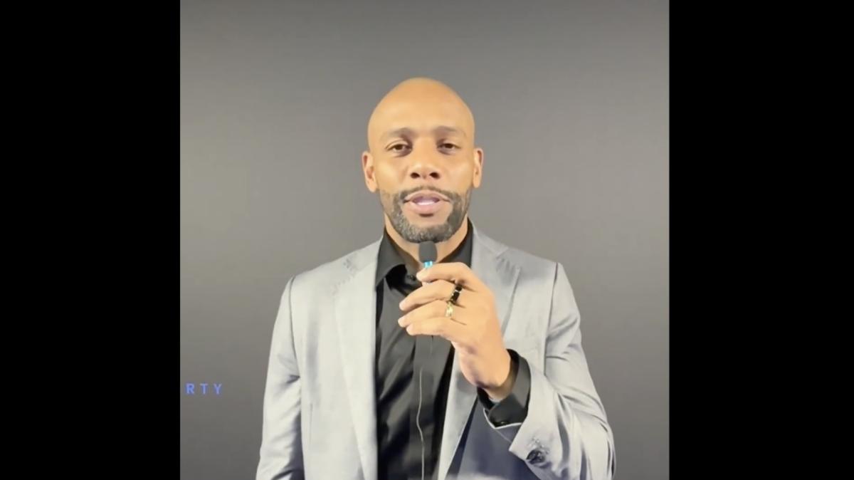 VIDEO - Da Egonu fino a Maicon: gli auguri di Natale dei vip e degli ex ai tifosi dell'Inter 