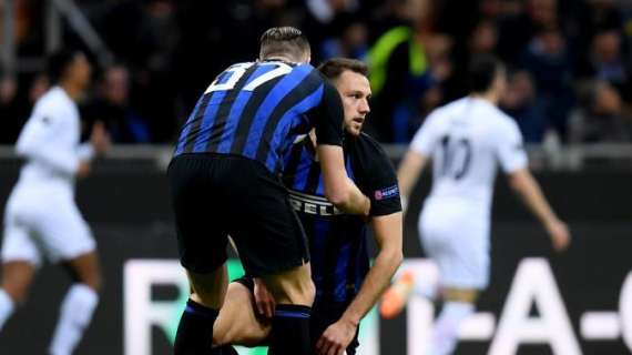 Buio a San Siro: l'Inter stacca la spina europea. Handanovic partigiano, Esposito strappa un amaro sorriso