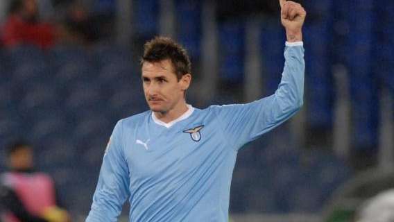 Corsa al terzo posto, Klose abbandona la Lazio