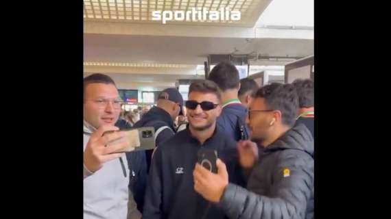 VIDEO - Tifosi del Napoli si congratulano con Orsolini: "Ci farai vincere lo scudetto col tuo gol",