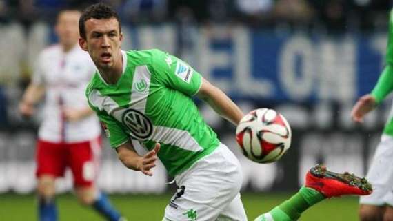 Wolfsburg, Allofs respinge l'Inter: "Segue Perisic, non è la sola. Non lo cediamo"