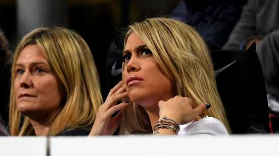 SM - Wanda Nara fermata da un gruppo di tifosi all'uscita di San Siro: l'argentina in ritardo a Tiki Taka