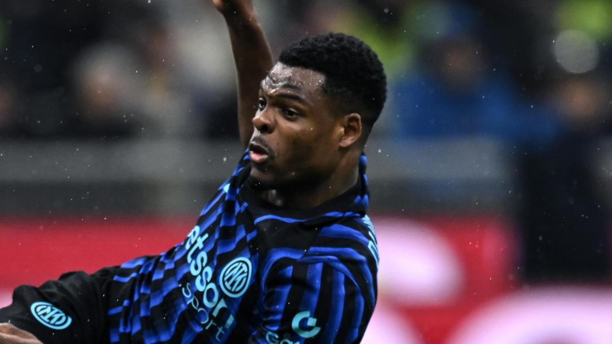 Sky - Dumfries, rientro tra Liverpool e Genoa. Mkhitaryan, recupero alle battute finali. Darmian...