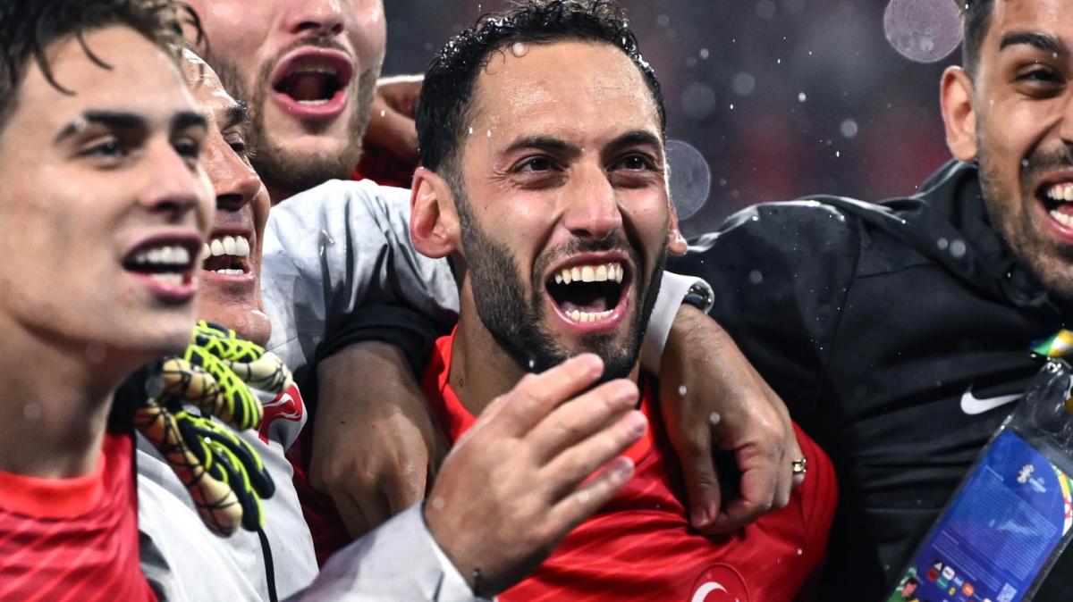 Flop Turchia all'esordio, piovono le accuse contro Calhanoglu