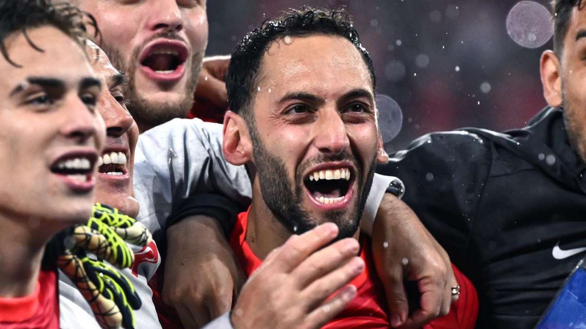 Güler e Yildiz in coro: "Calhanoglu una leggenda". L'interista: "Loro due molto importanti per la Turchia"