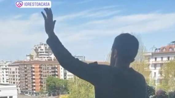 Tra un allenamento al bacio e una danza del coniglio: Candreva augura buona "Pasqua diversa"