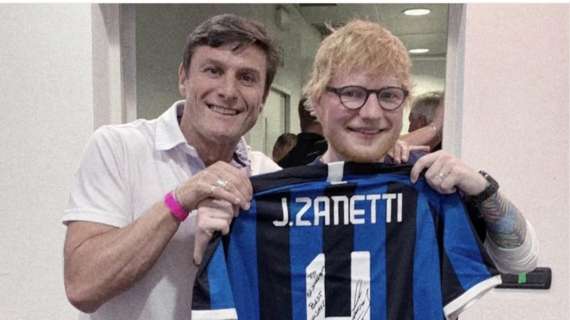 Ed Sheeran a San Siro: Zanetti gli regala la maglia autografata dell'Inter