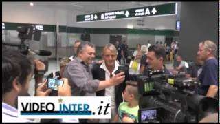 VIDEO - L'Inter è in Italia: l'arrivo alla Malpensa