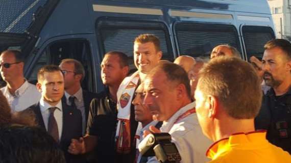 Dzeko si presenta: "Vogliamo un'annata importante"