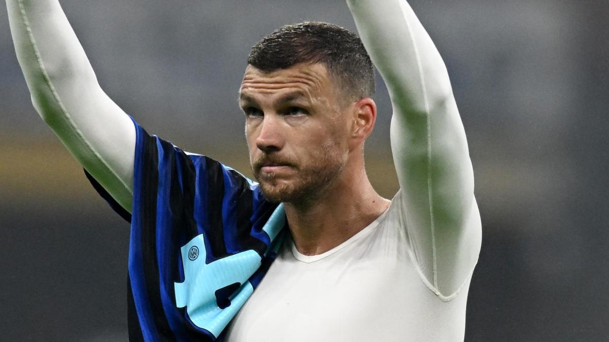 Dzeko, l'avventura allo Schalke 04 parte col piede giusto: gol nel 2-2 in rimonta con il Kaiserslautern