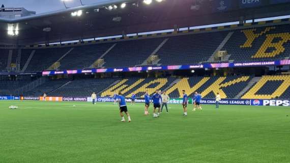 VIDEO -  Allenamento in casa dello Young Boys per testare il sintetico. Le immagini dell'Inter al Wandkorf 