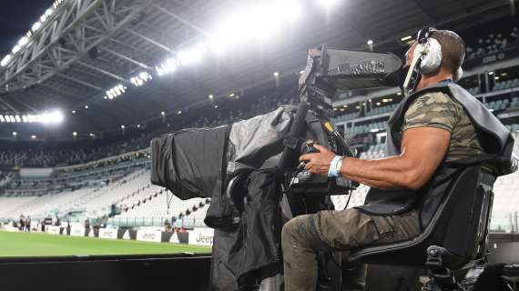 Lotta alla pirateria, altra novità in arrivo: DAZN e Sky potranno chiedere risarcimenti agli utenti
