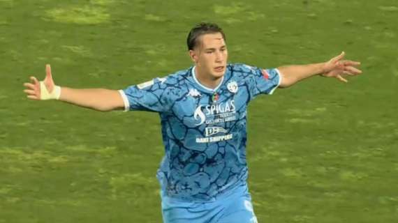 VIDEO - Francesco Pio imita Salvatore, super gol di Esposito su punizione: lo Spezia vede la finale playoff
