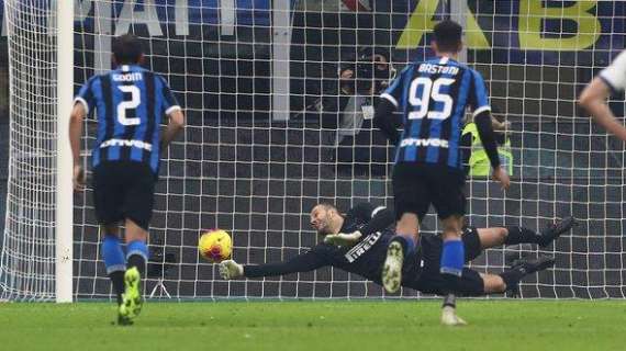 L'Inter esalta Handanovic: "Alcuni eroi non indossano mantelli, ma guanti"