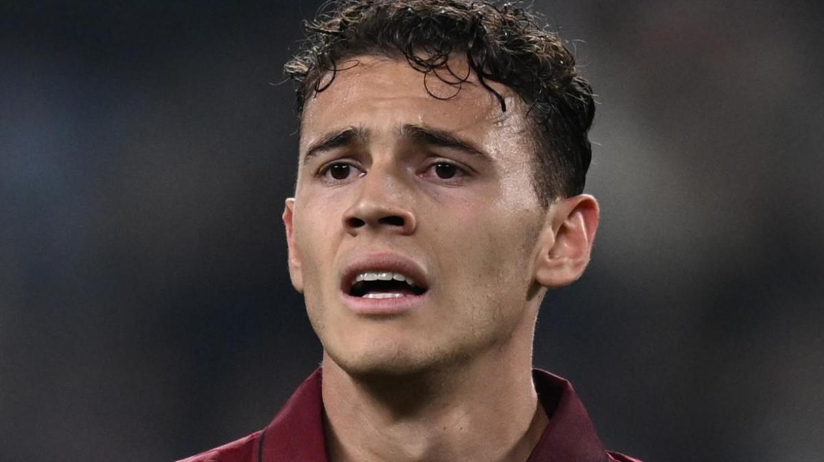 Besiktas, Yalcin: "Asllani giocatore importante. L'espulsione? Non ne aveva mai presa una prima, è il calcio"