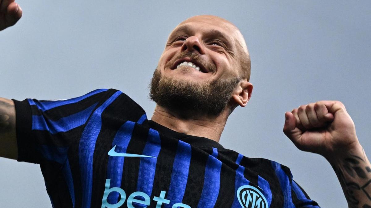Dimarco: "Scudetto che vale molto di più delle parole di agosto. Siamo stati zitti, oggi abbiamo festeggiato"