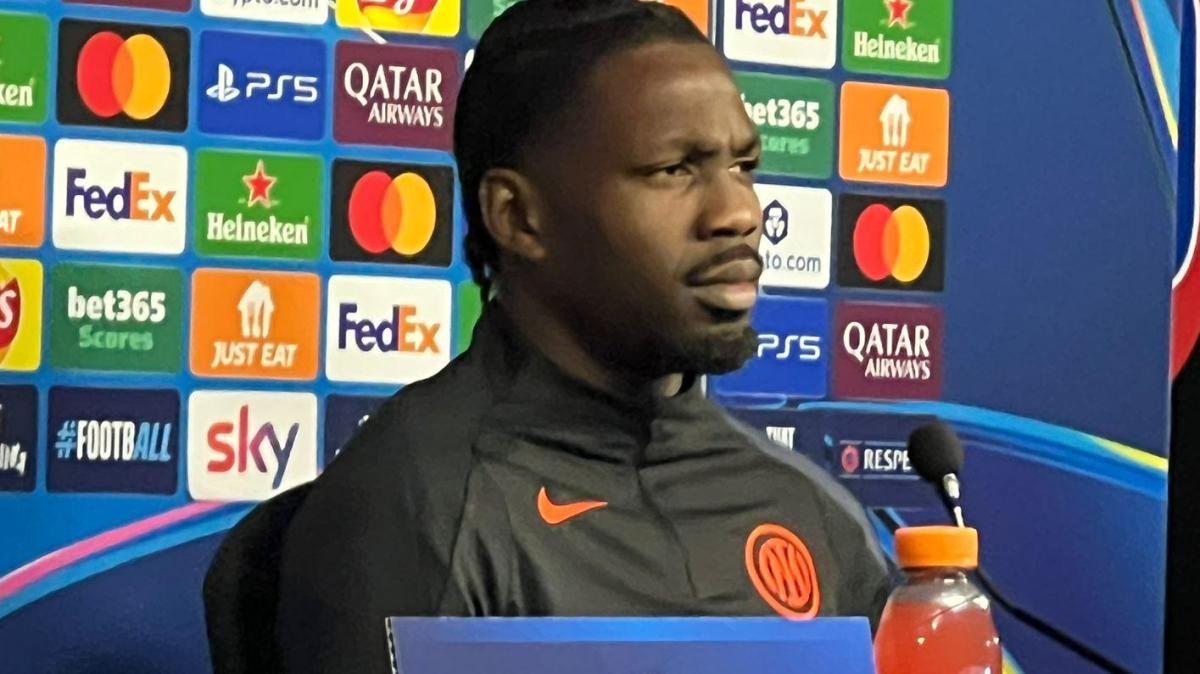 Thuram in conferenza: "Pronto ad aiutare la squadra. Io tra i primi 5 attaccanti al mondo? Ad oggi no"