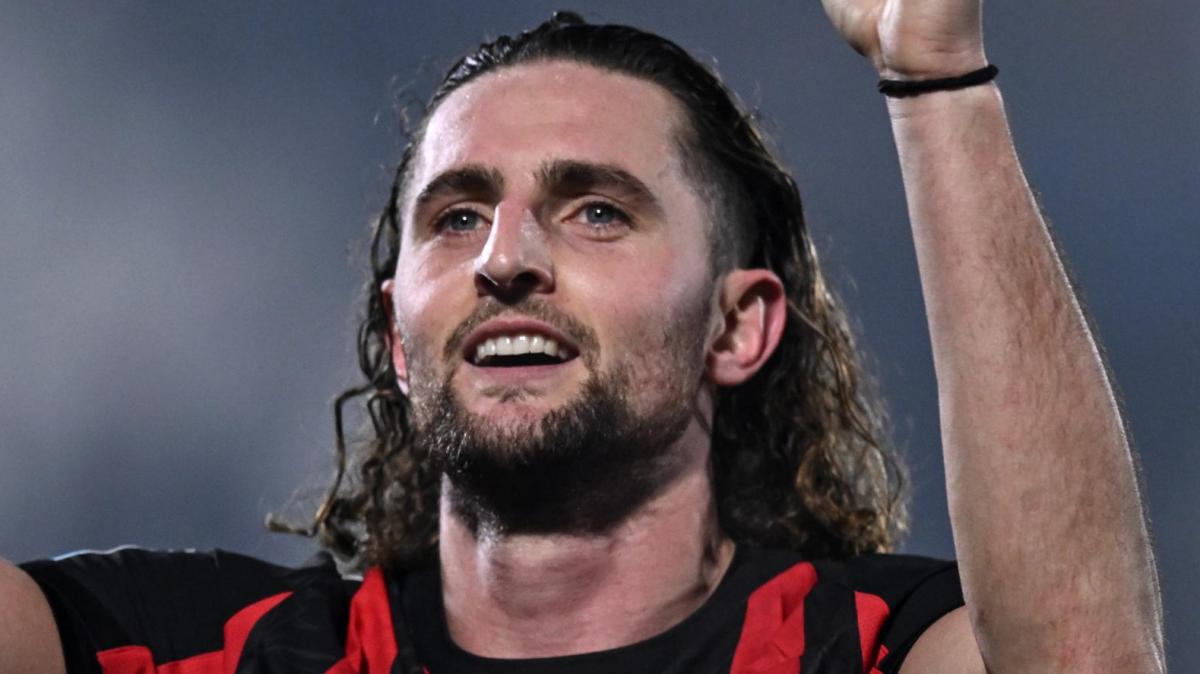Rabiot: "Milan a -3 dall'Inter? Ci fa piacere e ci dà fiducia. Rimaniamo attaccati"