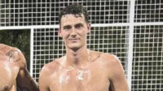 FOTO - Pavard in vacanza a giocare a padel con Theo Hernandez: i tifosi s'interrogano