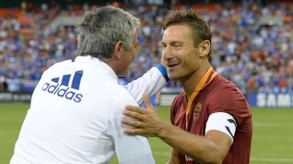 Mourinho, carezza a Totti: "Peccato essere arrivato con 4 anni di ritardo"