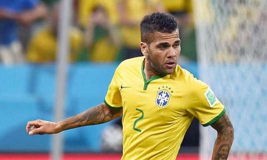 Sport - Dani Alves, futuro in bilico: l'Inter ne sfida sei