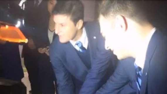 FOTO - Zanetti, dopo l'inaugurazione dello store il taglio della torta