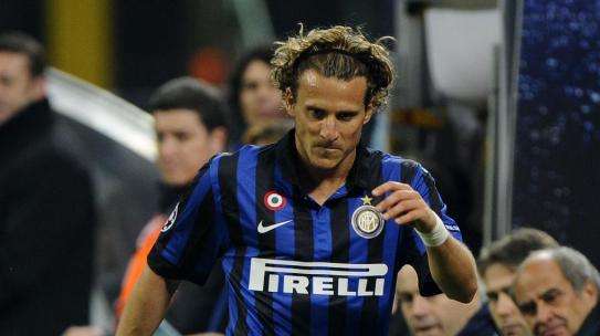 Forlan, è addio? Il padre: "Tutto è rapido, già domani può andare via"