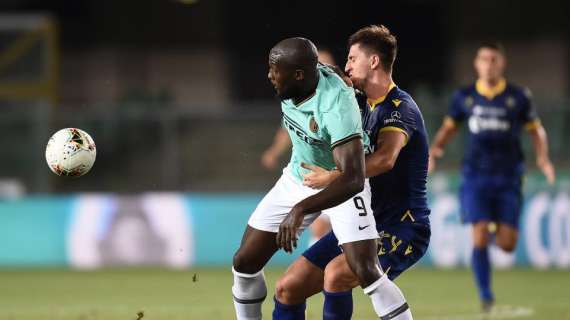 Verona-Inter - Lukaku e Sanchez calamitano la sfera sulla trequarti, ma molti duelli dicono Hellas